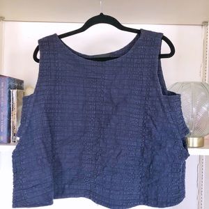 No. 6 NYC cropped shell top with cutout